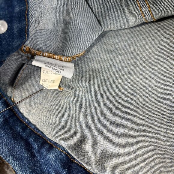 Torrid Denim Jacket Womens 2 18/20 Trucker Metal Buttons Jean Stretch - Picture 9 of 13